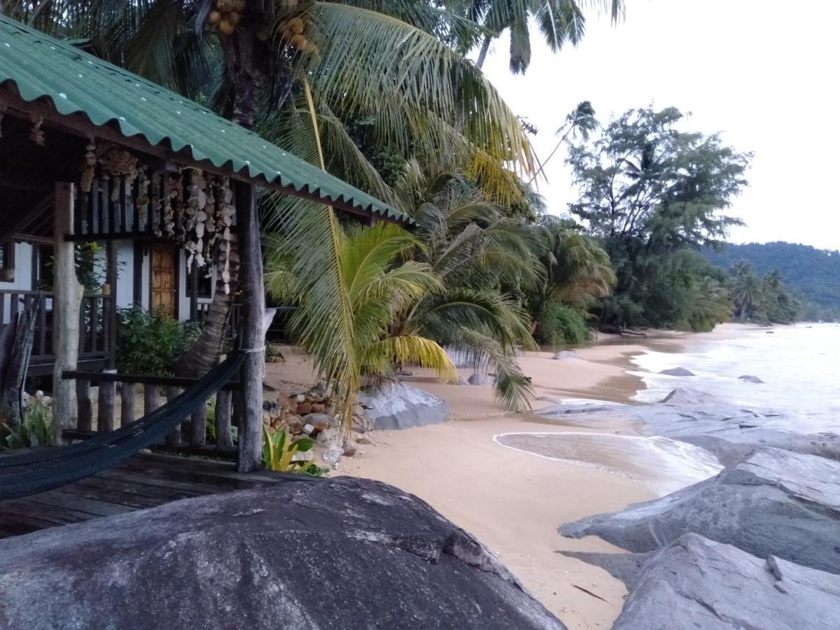 Beach House Kampung Genting Exterior photo