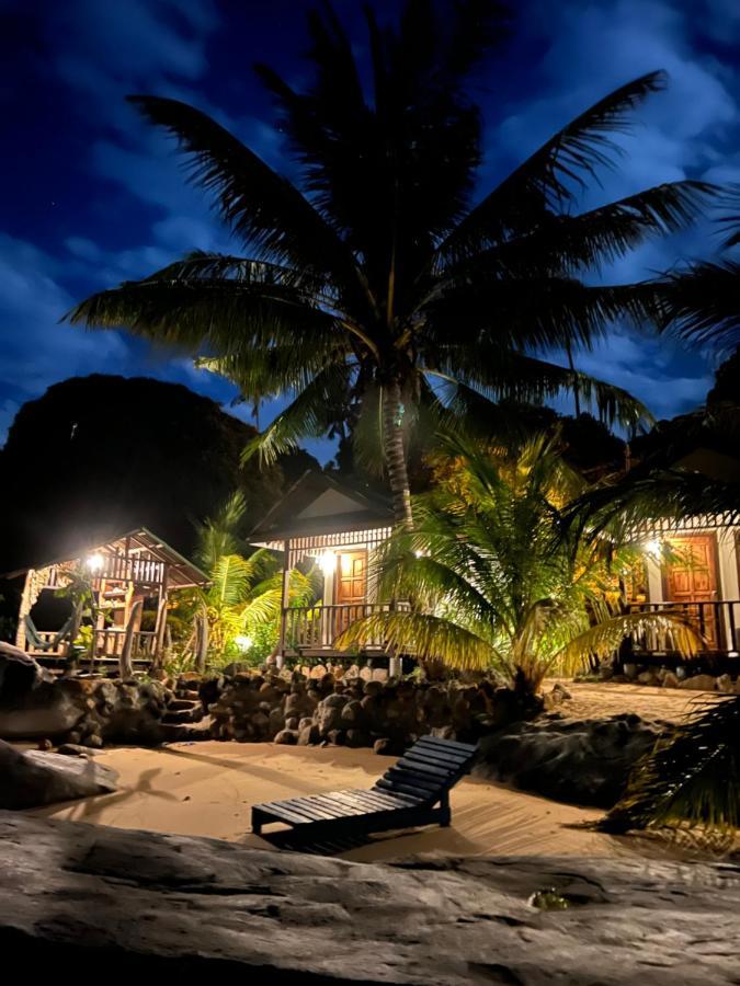 Beach House Kampung Genting Exterior photo