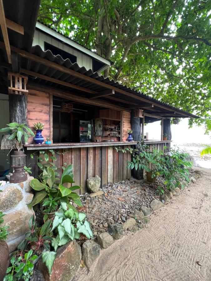 Beach House Kampung Genting Exterior photo