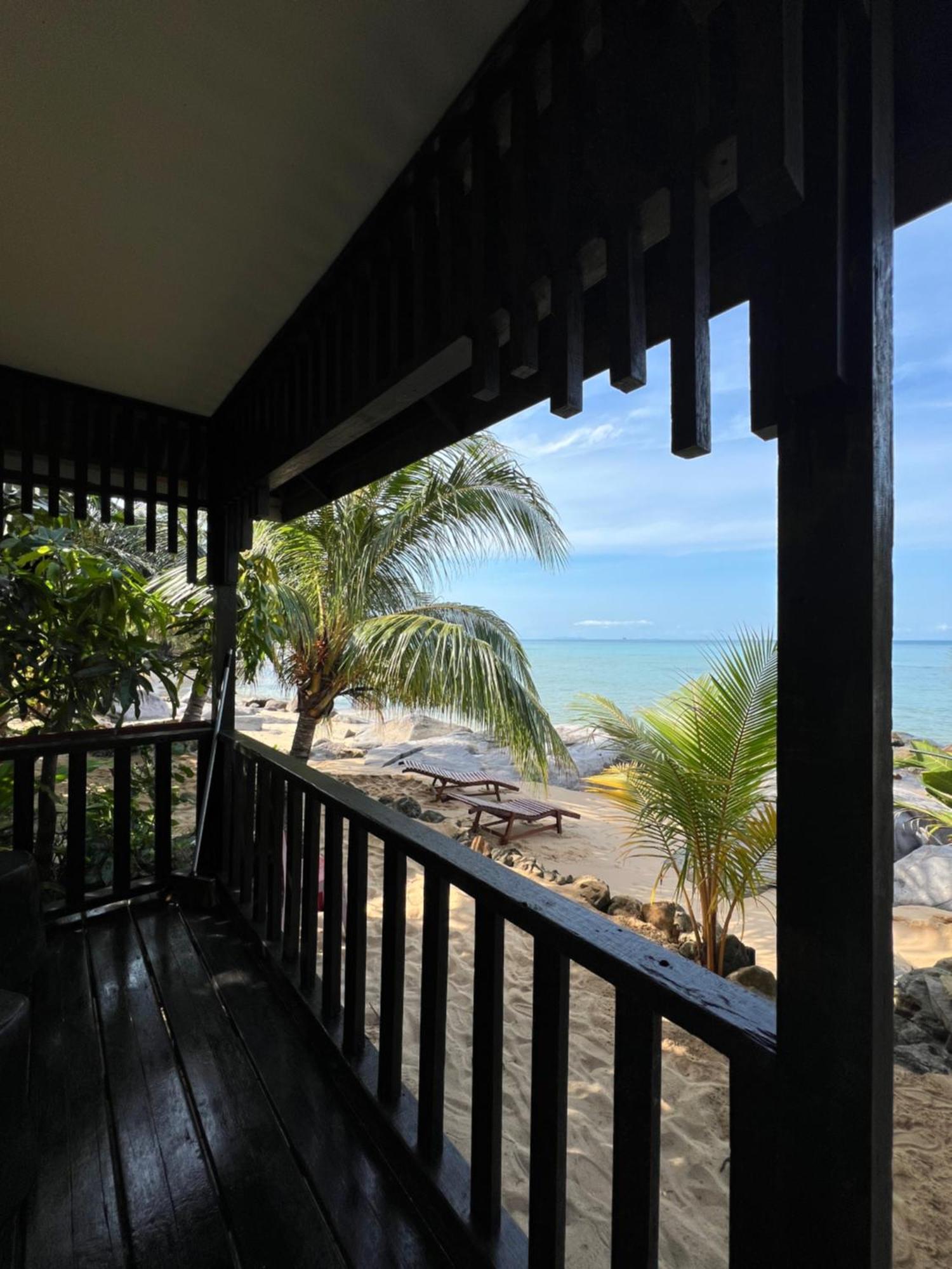 Beach House Kampung Genting Exterior photo