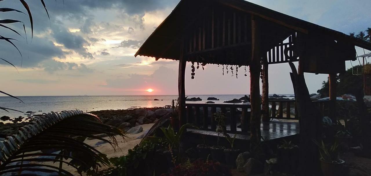 Beach House Kampung Genting Exterior photo